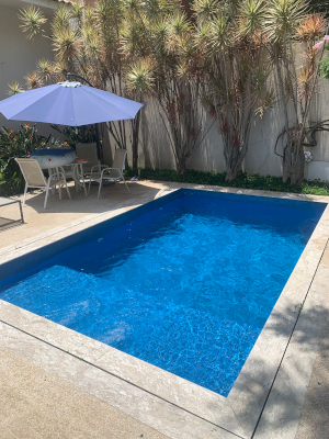 foto de piscina limpa